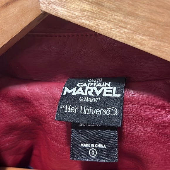 Marvel Captain Marvel Faux Leather Jacket Measures Size Large - Picture 2 of 5